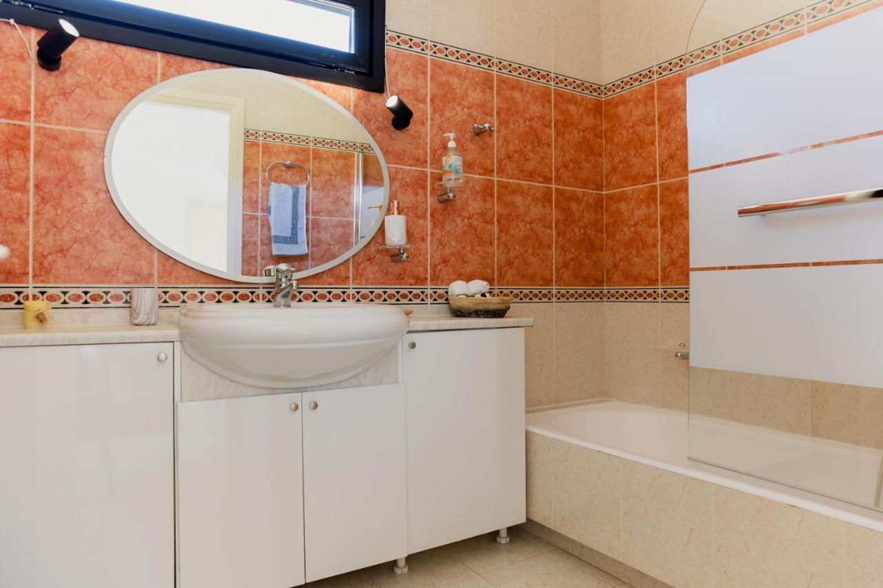 Kouvelia Country Home Luxury Villa Rental Nerotrivia Bagian luar foto