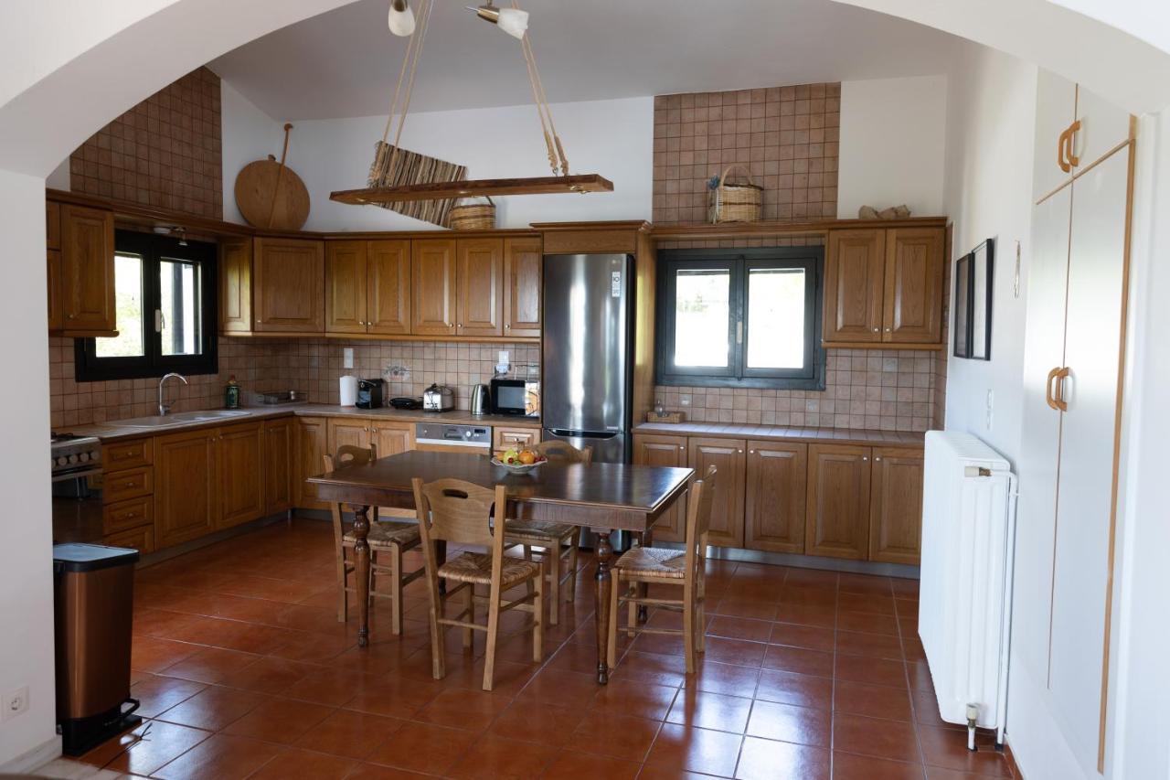 Kouvelia Country Home Luxury Villa Rental Nerotrivia Bagian luar foto