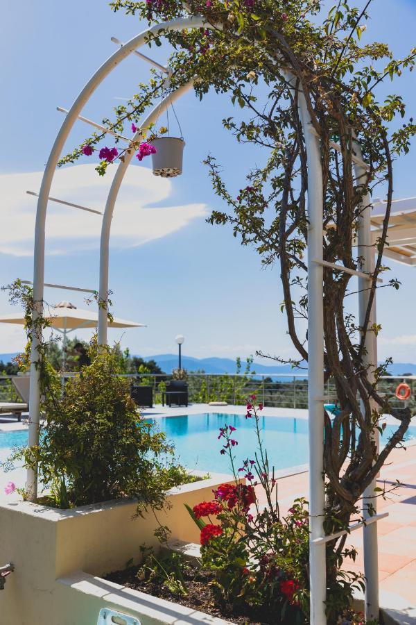 Kouvelia Country Home Luxury Villa Rental Nerotrivia Bagian luar foto