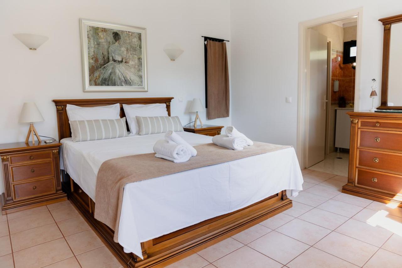Kouvelia Country Home Luxury Villa Rental Nerotrivia Bagian luar foto