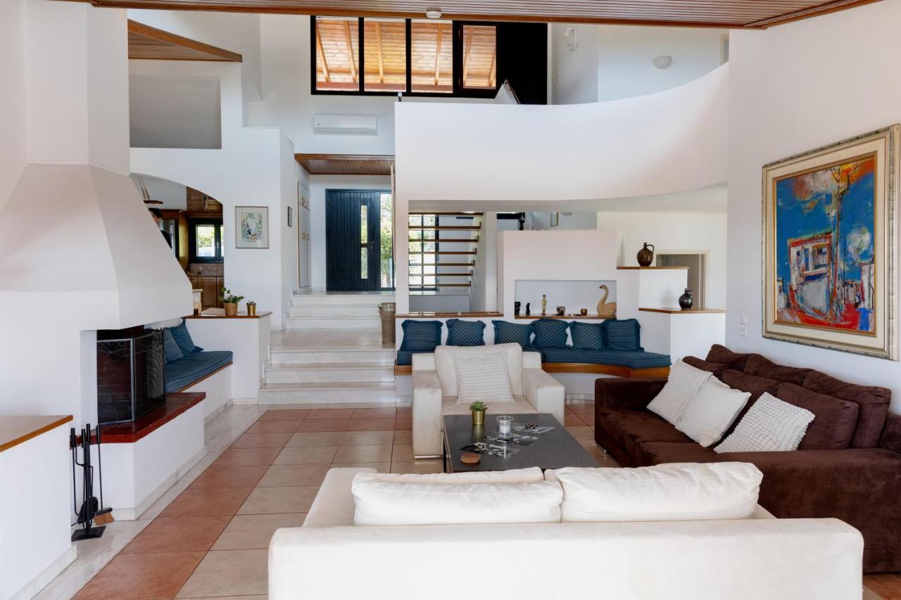 Kouvelia Country Home Luxury Villa Rental Nerotrivia Bagian luar foto