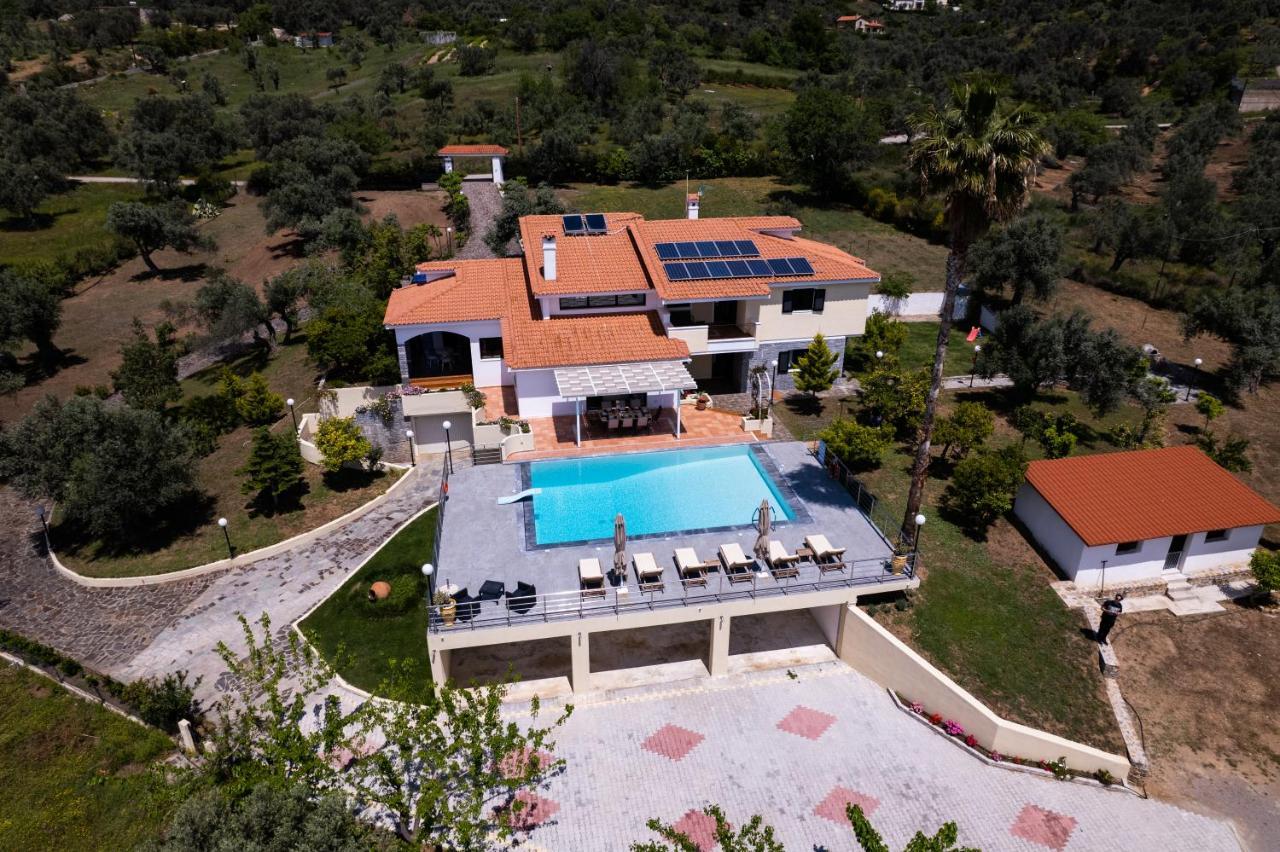 Kouvelia Country Home Luxury Villa Rental Nerotrivia Bagian luar foto