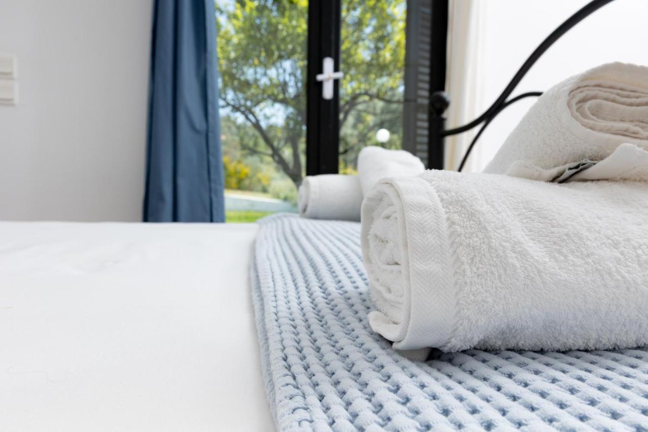 Kouvelia Country Home Luxury Villa Rental Nerotrivia Bagian luar foto