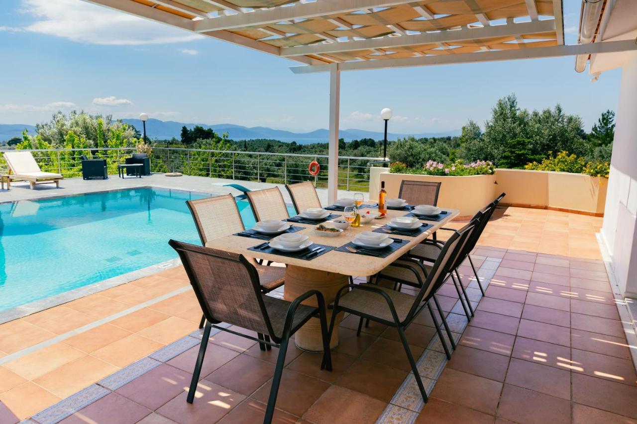 Kouvelia Country Home Luxury Villa Rental Nerotrivia Bagian luar foto