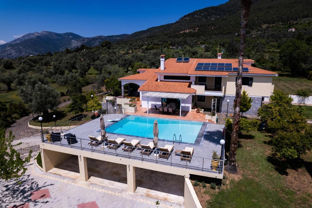 Kouvelia Country Home Luxury Villa Rental Nerotrivia Bagian luar foto