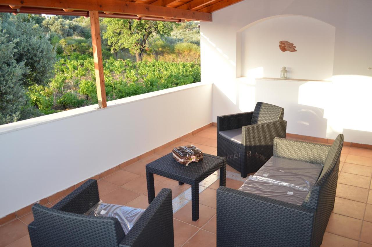 Kouvelia Country Home Luxury Villa Rental Nerotrivia Bagian luar foto